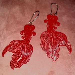 Red Bubble Eyes Goldfish Earrings Metal Fancy Flowing Fin Fish New